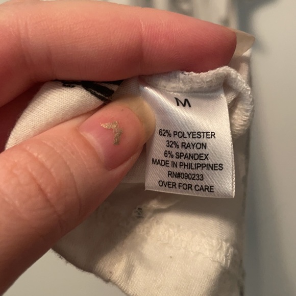 Nollie Camera Graphic v-neck Tee - Picture 6 of 7